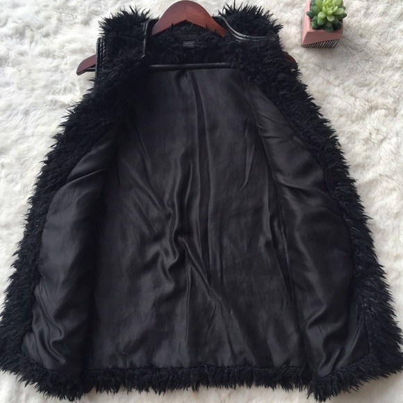 Sam Edelman Black Faux Fur Vest - Picture 6 of 8